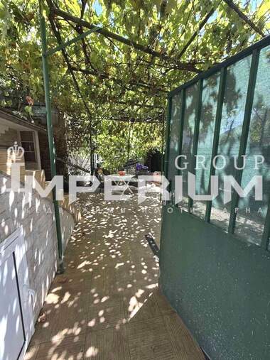 Închiriere - Apartament în Kolhozen pazar,  Varna