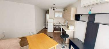 Închiriere - Apartament în Grivița,  Șumen