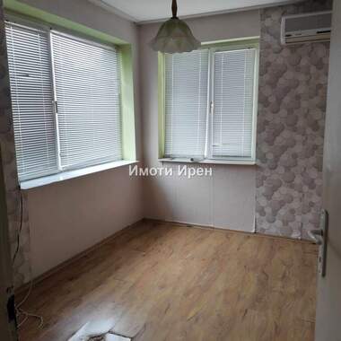 Πώληση - Όροφος από σπίτι σε Център,  Ямбол