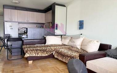 For rent - Apartment in Vazrajdane 1,  Varna