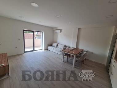 Închiriere - Etaj din casă în Wider Center,  Ruse
