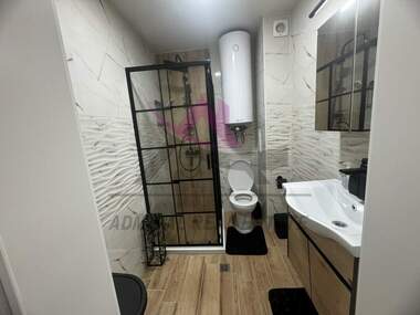 Închiriere - Apartament în Kolhozen pazar,  Varna