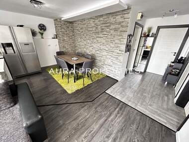 For sale - Apartment in Osvobojdenie,  Razgrad