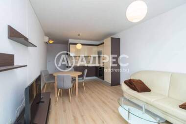 Închiriere - Apartament în Sfinții Constantin și Elena,  Varna