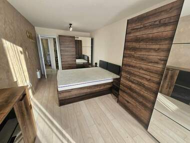 Închiriere - Apartament în Mladejki hălm,  Plovdiv