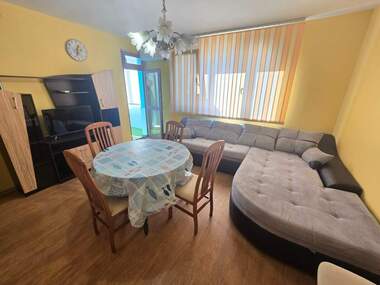 Închiriere - Apartament în Lazur,  Burgas