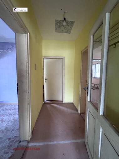 Verkauf - Etage von Haus in Zentar,  Wraza