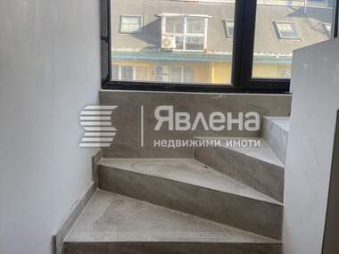 Kira - Ofis olarak Oborishte,  Sofia