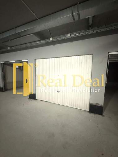 Vânzare - Garaj în Levski-G,  Sofia