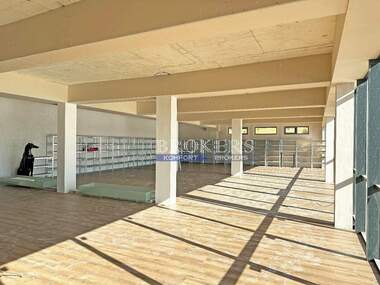 For rent - Office/Storage in Promishlena zona - Zapad,  Varna