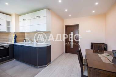Închiriere - Apartament în Văzrajdane 1,  Varna