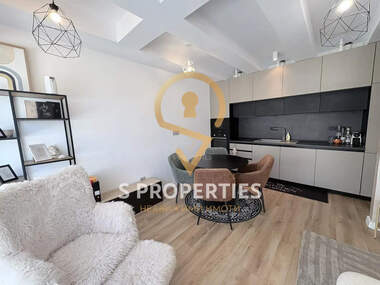 Închiriere - Apartament în Briz,  Varna
