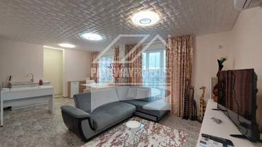 For sale - Apartment in Vazrajdane,  Burgas
