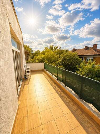 Kira - Apartman olarak Oborishte,  Sofia