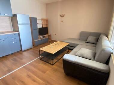 Închiriere - Apartament în Slaveîkov,  Burgas