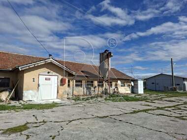 Продажба - Промишлено помещение в Тополи Дол,  Пазарджик