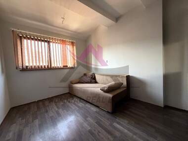 Închiriere - Apartament în Văzrajdane 1,  Varna