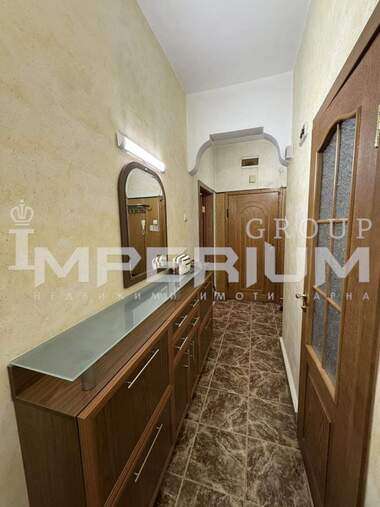 Închiriere - Apartament în Sportna zala,  Varna