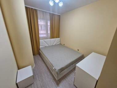 Închiriere - Apartament în Lazur,  Burgas