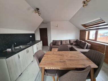 Închiriere - Apartament în Mladejki hălm,  Haskovo