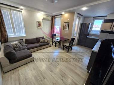 Kira - Apartman olarak Vazrajdane 1,  Varna