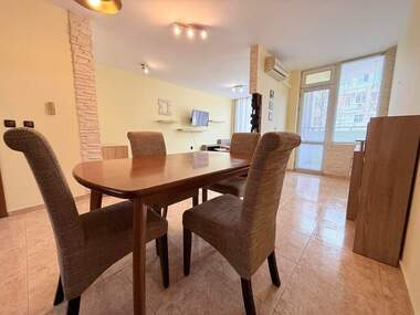 Închiriere - Apartament în Lazur,  Burgas