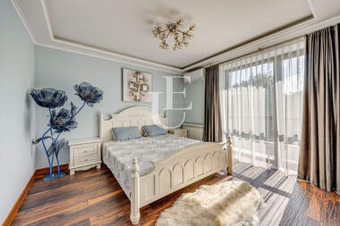 For sale - House in Bankia,  Sofia