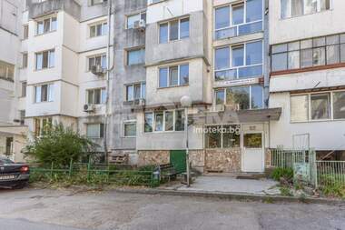 Vânzare - Apartament în Mladost 1,  Varna