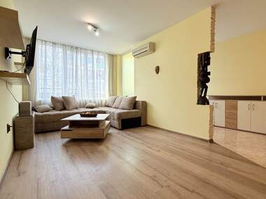 Închiriere - Apartament în Lazur,  Burgas