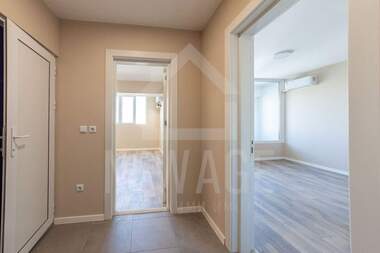 Vânzare - Apartament în Văzrajdane 3,  Varna