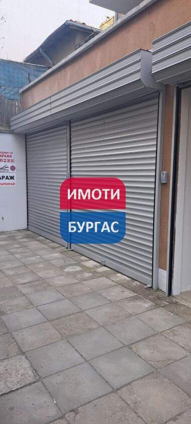 Продажа - Парковочное место в Лазур,  Бургас