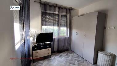 Închiriere - Etaj din casă în Wider Center,  Pleven