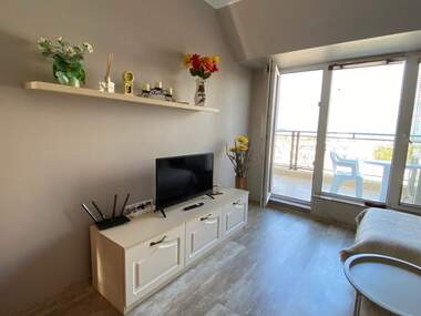 Închiriere - Apartament în Zornița,  Burgas