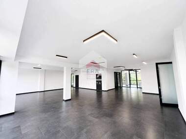 For sale - Office in Promishlena zona - Iug,  Veliko Tarnovo