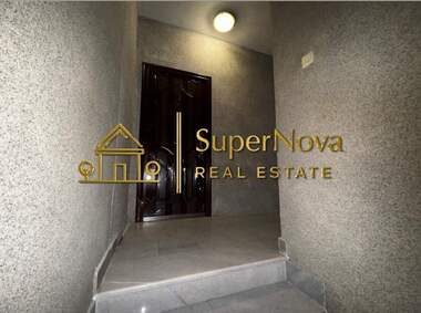 Vânzare - Apartament în Mladejki hălm,  Haskovo