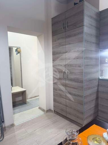 Închiriere - Apartament în Levski,  Varna