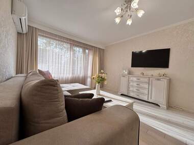 Închiriere - Apartament în Lazur,  Burgas