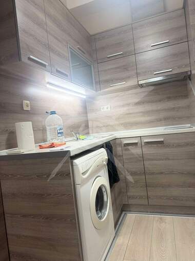 Închiriere - Apartament în Levski,  Varna