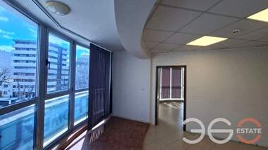 For rent - Office in Liatno kino Trakia,  Varna