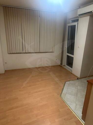 For rent - Apartment in Kolhozen pazar,  Varna