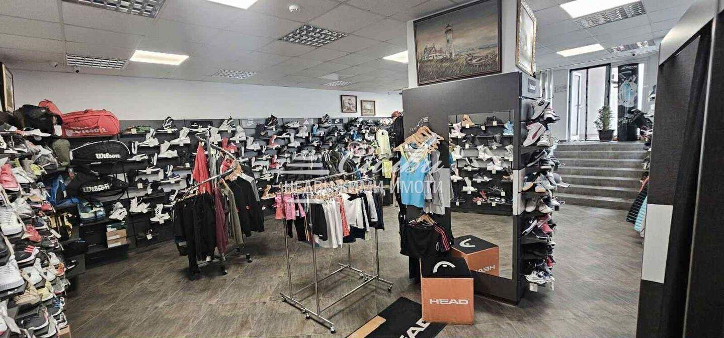 Laden in Center, Schumen – Foto 3
