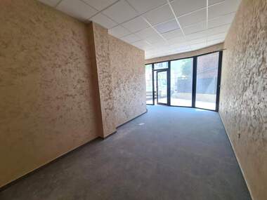 Miete - Laden/Büro/Lager/Schönheitssalon in Lüben Karawelow,  Haskowo