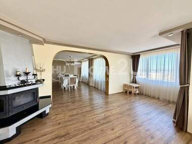 Vânzare - Apartament în Zornița,  Burgas