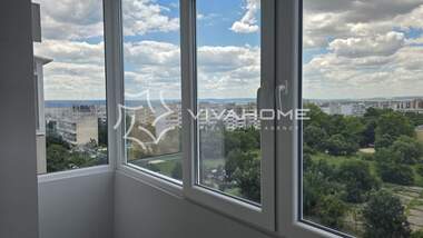 For sale - Apartment in Vazrajdane 2,  Varna