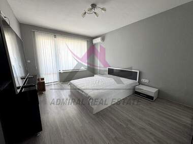 Închiriere - Apartament în Vladislavovo,  Varna