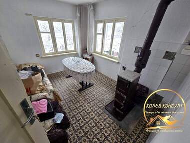Продажба - Къща в Орешец,  Хасково