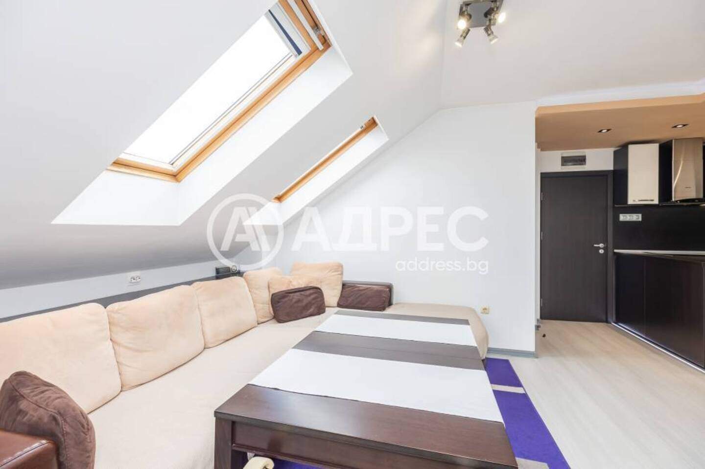 Cu trei camere Apartament în Kolhozen pazar, Varna – fotografia 8