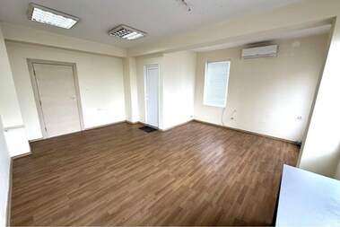 For rent - Office in Targovia na edro,  Ruse