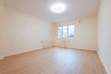 Vânzare - Apartament în Zimno kino Trakia,  Varna