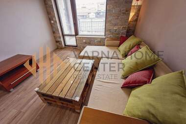 Închiriere - Apartament în Levski,  Varna